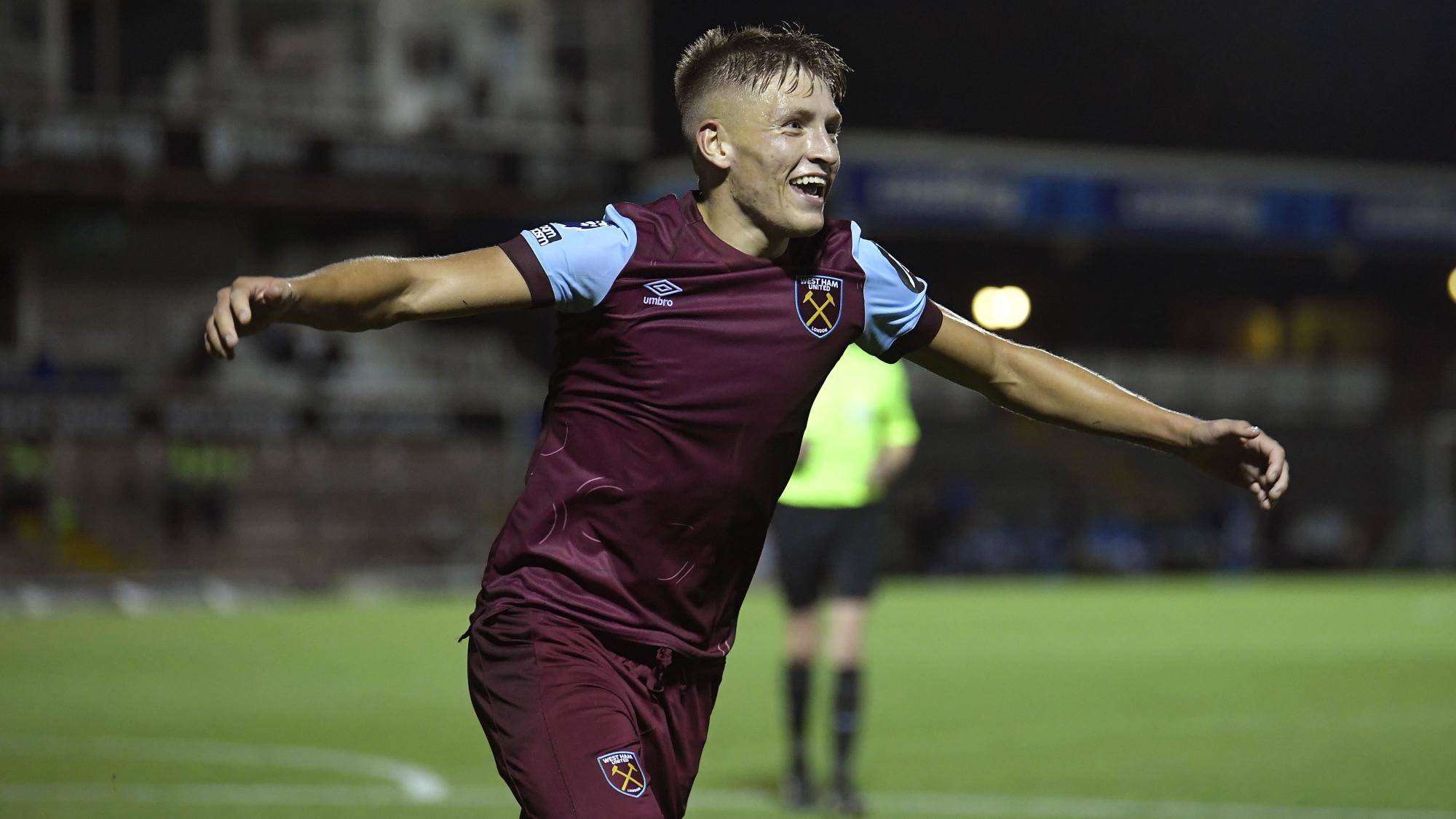  西汉姆训练开放日，赛后豪取连胜引欢呼，法国杯在即，纪律约束更严格