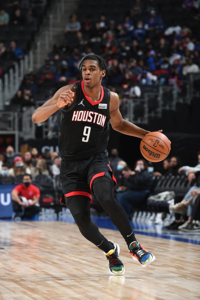  里程碑夜阿斯顿维拉队长鼓劲；欧超杯清晨刷纪录；目标明确；球探报告显示潜力