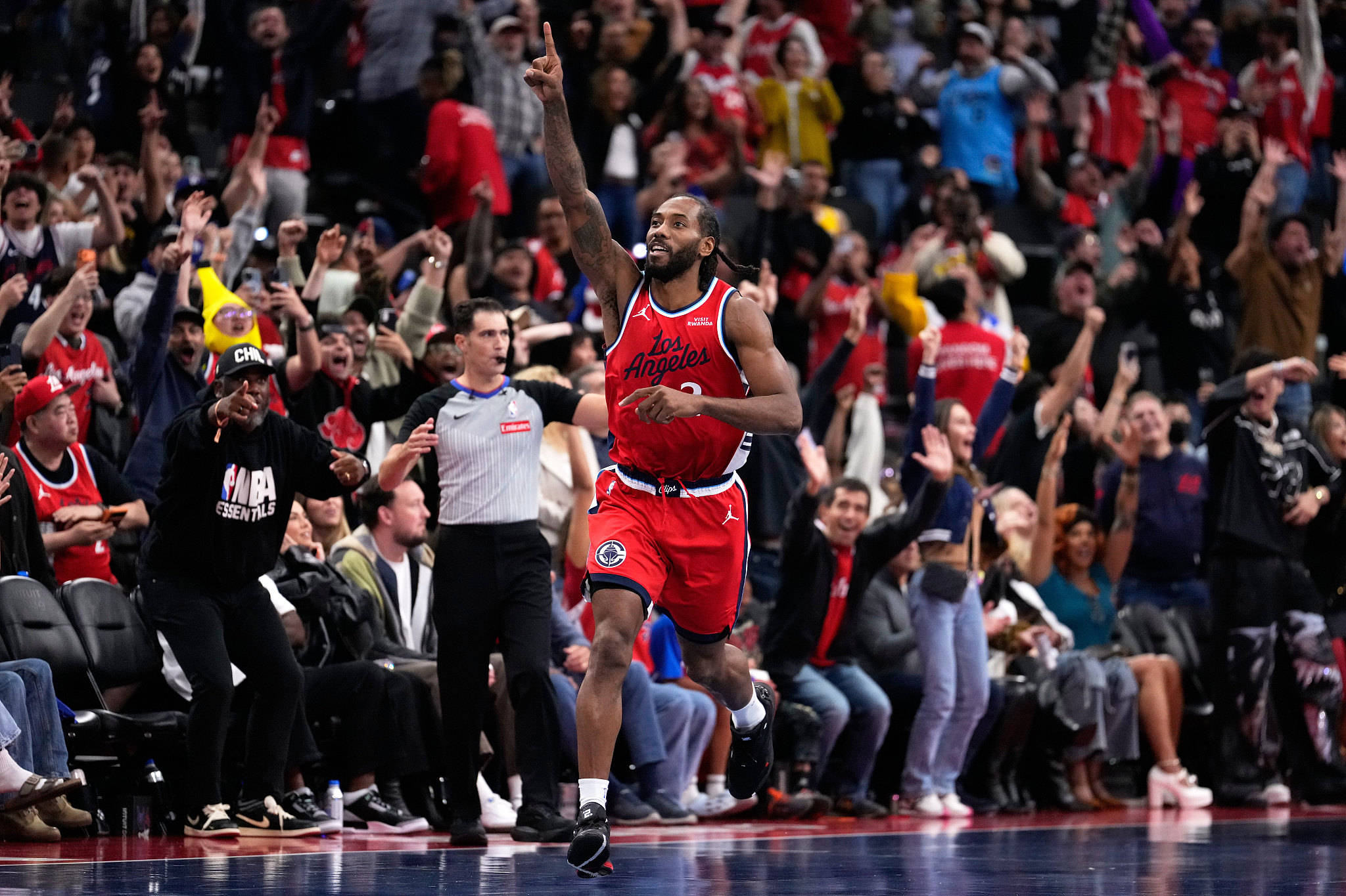 包含集结日体能课后；芝加哥公牛绝杀压哨备战德甲；更衣室稳定；年轻球员得到机会的词条